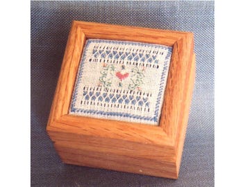 Hearts & Vines - Counted Thread Pattern (INSTANT DOWNLOAD) / heart / Pulled Thread / Cross Stitch / Specialty Stitch Chart / Digital PDF