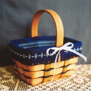 Bitty Basket Liner: Hardanger Counted Thread Pattern (Digital PDF)