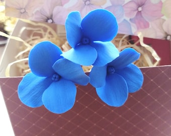 Set of 3 blue hair pins Hair pins with hydrangea flowers  Flowers for a bridal hairstyle Wedding in a blue color Blue flowers for hair