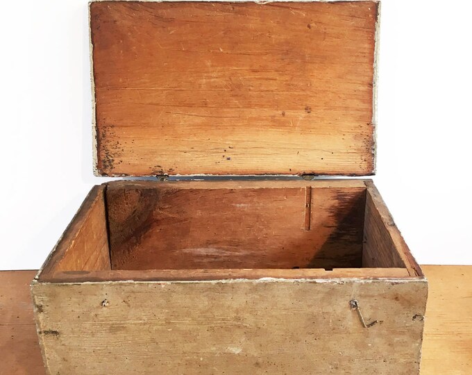 Primitive, Antique Pine Box From the 1800s, Original Paint and Hardware