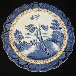 Art Deco Booths Real Old Willow Salad / Luncheon Plate - 8.25 in D – Blue and White with Gold Trim - Pattern no 8025