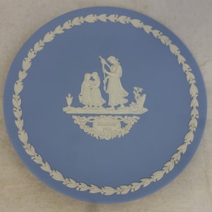 Vintage Wedgwood Mother 1976 Blue Jasperware Plate with White Bas Relief Classic Goddess Mother & Two Daughters 6.5 in D - Mothers Day Gift