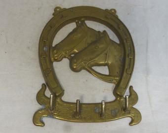Vintage Brass Horseshoe Wall Hanging 4 Hook Key Rack with 2Horse Head Profiles 5.5 x 4.25 in - Ready to Hang Horse & Horseshoe theme Gift