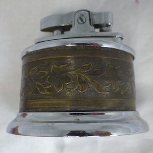 Rolstar Table Lighter with Etched Flower Design - Limited Edition English Cigarette Lighter - Excellent Condition - 1950s - Made in England