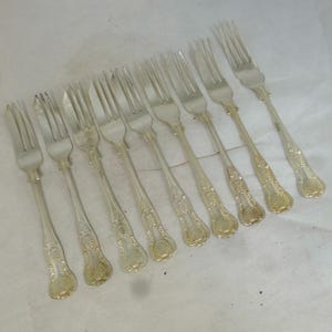 Vintage Set of 9 Kings Pattern Silver Plated Cake Forks Pastry Forks 6.25 in – Signed EPNS A1 Elegant English Silverware - Unused Condition