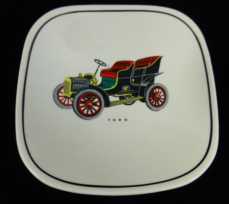 Decorative Gray\u2019s Pottery Vintage Car Ford 1950s Pin Dish Vintage and Collectable