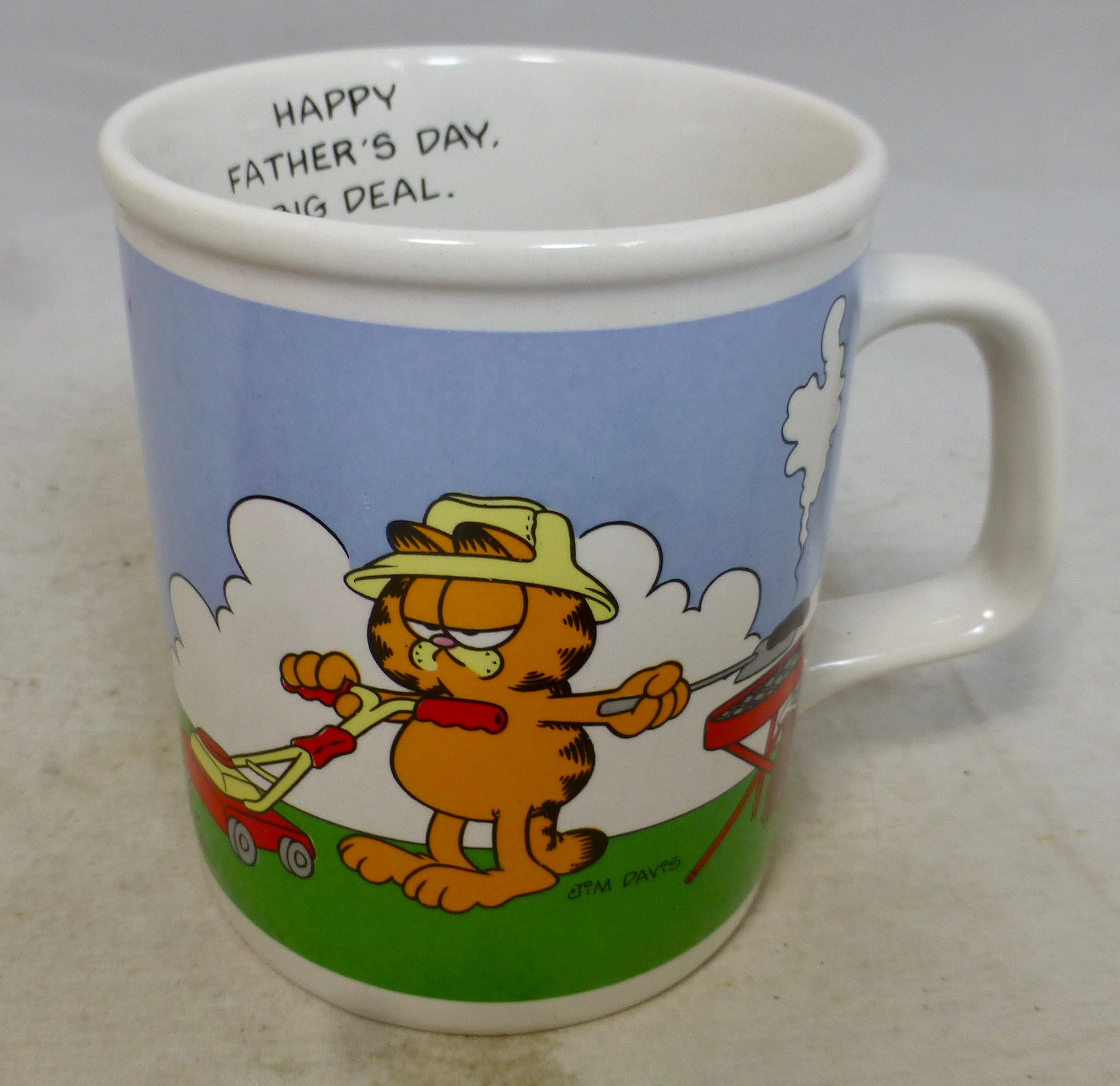 ヴィンテージ ガーフィールド ハッピー ファーザーズ デー ビッグ ディール 磁器マグカップ - 陽気なガーフィールドの庭のシーン - ユナイテッド  フィーチャー シンジケート社 1978 VGC - Etsy 日本, image size:2542x2465