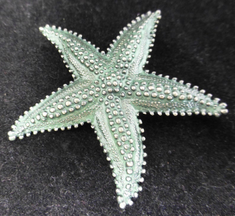 Vintage Starfish Silver Pewter and Iridescent Green Blue Enamel Pin Brooch Victorian Sea Life / Ocean Themed Costume Jewellery image 3