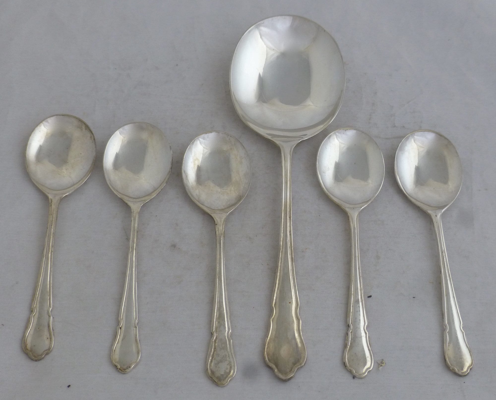 ヴィンテージ 英国製 シルバープレート ケース入り 6 ピース ラウンド