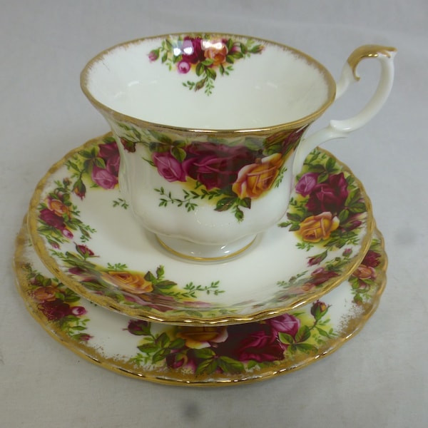 Vintage Royal Albert Old Country Roses Bone China Cup, Saucer & Side Plate Floral Tea Set Trio  – 22K Gold – First Quality English Porcelain