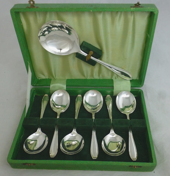 Cooper Brothers（クーパーブラザーズ）社 ビンテージスプーン Vintage Cooper Brothers Silver Plate Cased 7 Piece Fruit Dessert