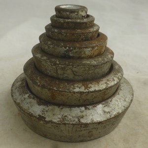 Vintage Set of 7 Round Silver Tone Cast Iron Stackable Imperial Weights 2 lb to 0.5 oz - Interior Décor Kitchen Scales Weights - England