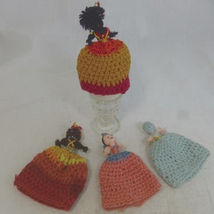 Juego vintage de 4 fundas para hueveras tejidas a crochet hechas a mano para mujer: adorables fundas para hueveras para el desayuno: un regalo divertido para las amantes de los huevos duros