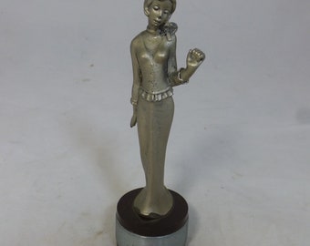 Peltro Italian Vintage Pewter Figurine of Elegant Stylish Young Lady Wearing Long Dress – Collectible Peltro Pewter Ornament – Made in Italy