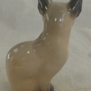 Vintage Large Royal Copenhagen of Denmark Siamese Cat Hand Painted Cream Grey Porcelain Figurine 3281 1st Quality 7.75in H Base Stamp image 7