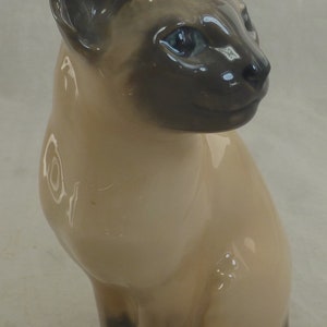 Vintage Large Royal Copenhagen of Denmark Siamese Cat Hand Painted Cream Grey Porcelain Figurine 3281 1st Quality 7.75in H Base Stamp image 4