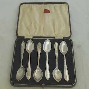 Vintage Silver Plate Cased Set of 6 Coffee Spoons or Teaspoons 4 in – Fredk W Ginger Banbury Goldsmiths & Jewellers - Handmade by Craftsmen