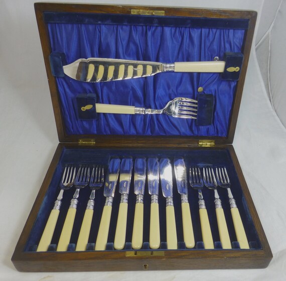 アンティークAlex Clark Co カトラリーセット Art Deco Alex Clark & Co Welbeck Silver Plate and Ivorine Fish
