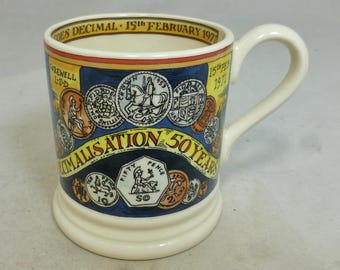 Emma Bridgewater, 50 años de la Decimalización, taza de media pinta de primera calidad - Gran Bretaña se vuelve decimal, 15 de febrero de 1971 - Inglaterra, sin usar, con etiquetas