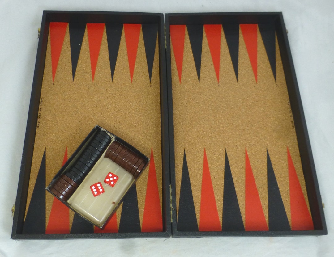 Vintage Backgammon Set With Cork Board and 30 Black and Brown Bakelite