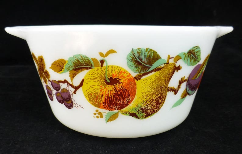 Pyrex JAJ Casserole Serving Dish with Handles Kent Orchard Pattern 1.5 pint capacity Ovenproof Pyrex Dish \u2013 Made in England \u2013 1960s