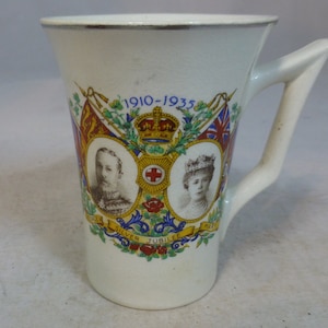 Rare Vintage King George V & Queen Mary Royal Silver Jubilee 1935 Commemorative Porcelain Mug - Collectible Royal Souvenir Gift - Base Chip