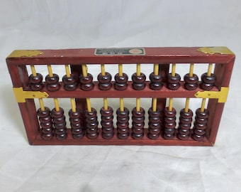 Ábaco chino vintage de madera pequeño con 11 varillas de bambú, 77 cuentas de madera tallada, 21,5 cm de ancho y protectores de latón – Flor de loto – Marco de conteo asiático