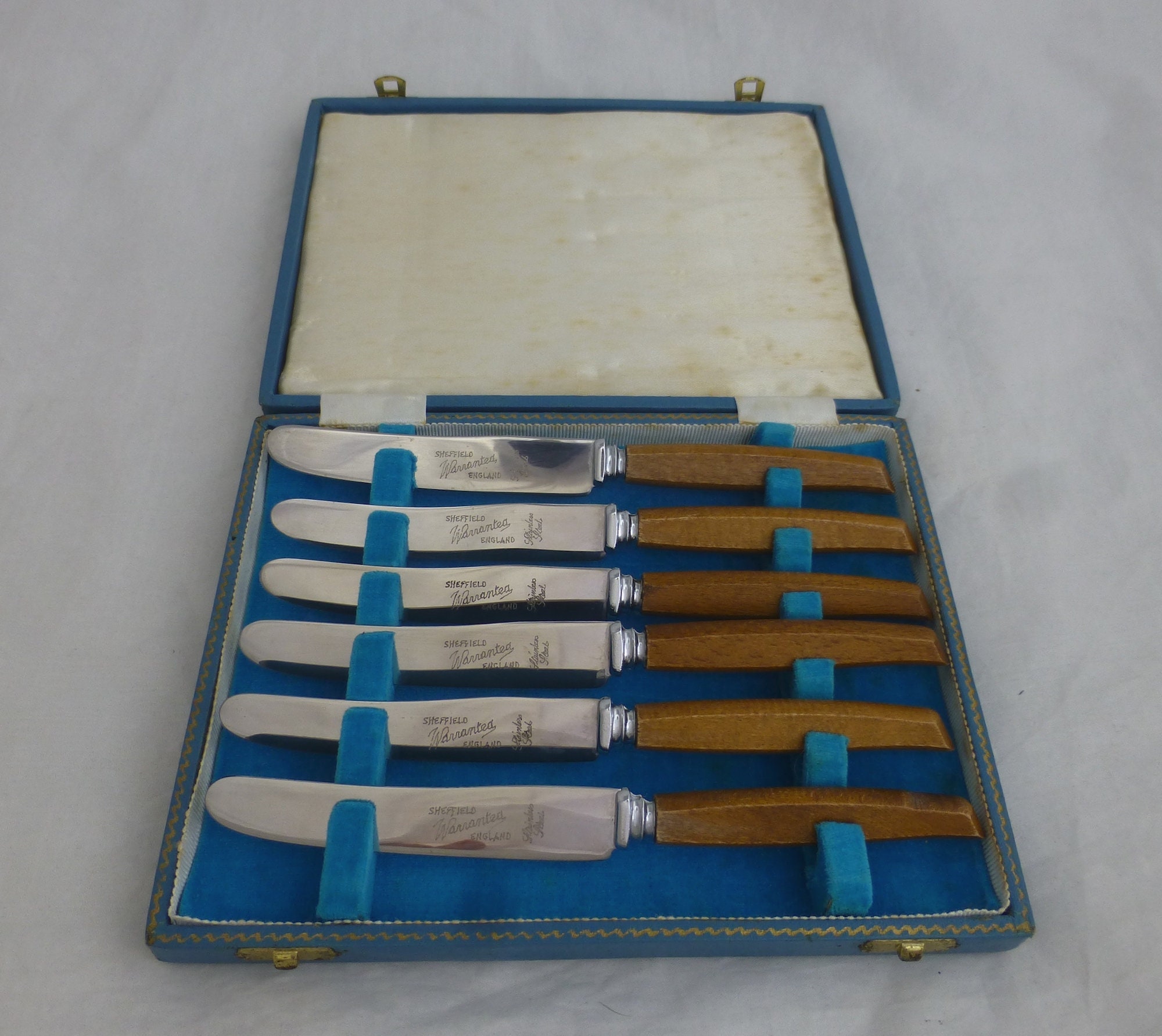 Sold at Auction: 7 Vintage Wood Chisels - includes makers such as, Hale  Bros. Sheffield England, Ward, etc.