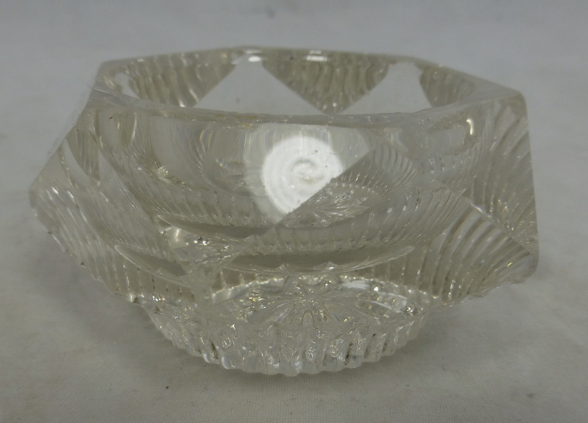 VINTAGE FROSTED CLEAR GLASS 2-FOOTED CLAM SHELL OPEN SALT CELLAR DIP NUT DISH 