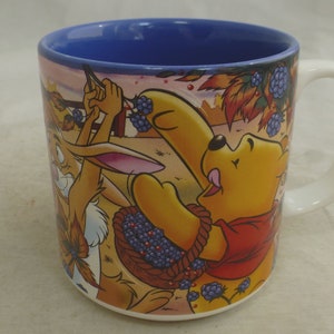 Walt Disney Company Winnie the Pooh e i suoi amici Eeyore, Pimpi, Tigro e Coniglio More Tazza in porcellana - E H Shepard Cartoni animati colorati
