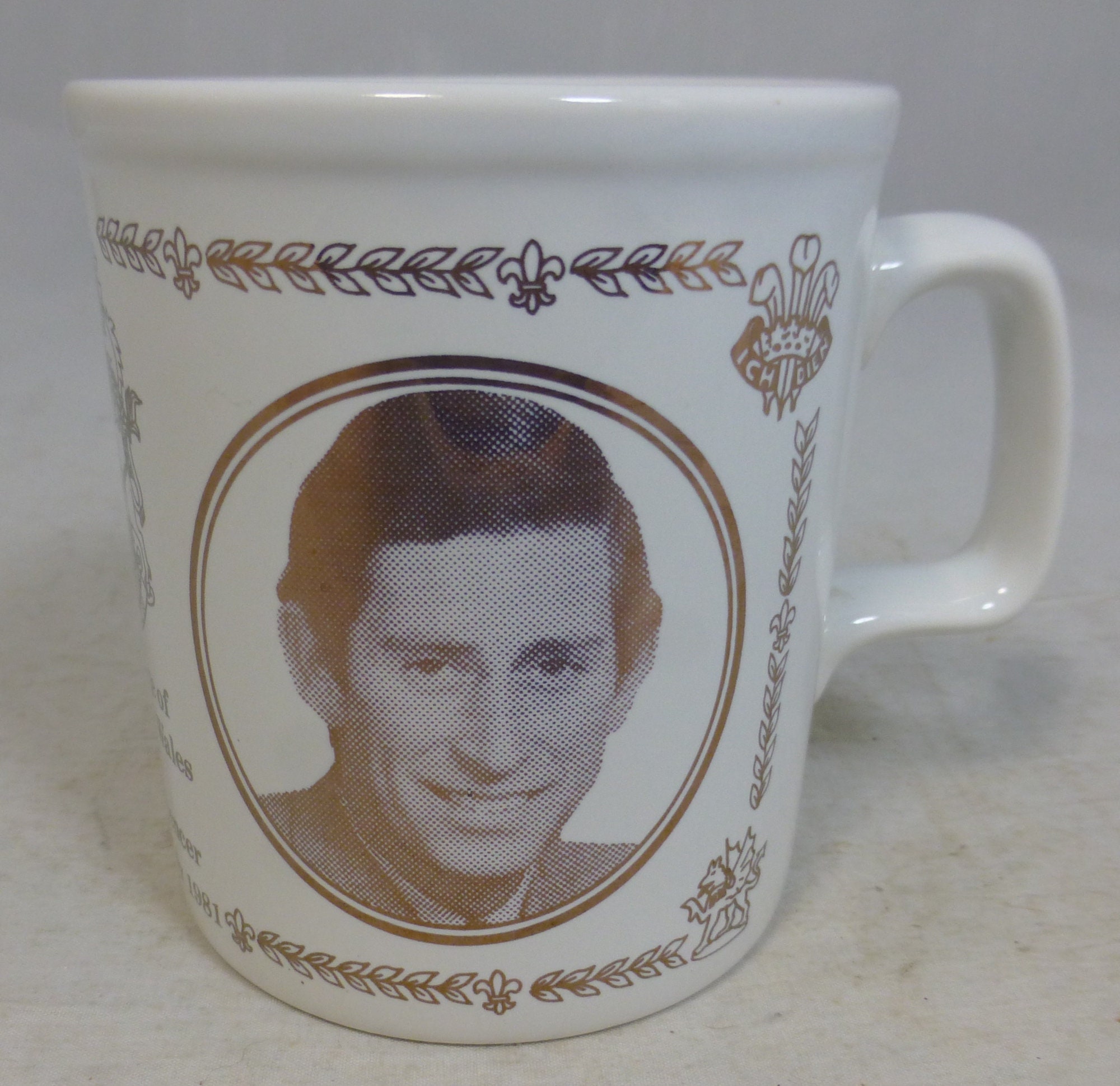 1981 年 7 月 29 日のウェールズ王子とダイアナ妃の結婚を記念した