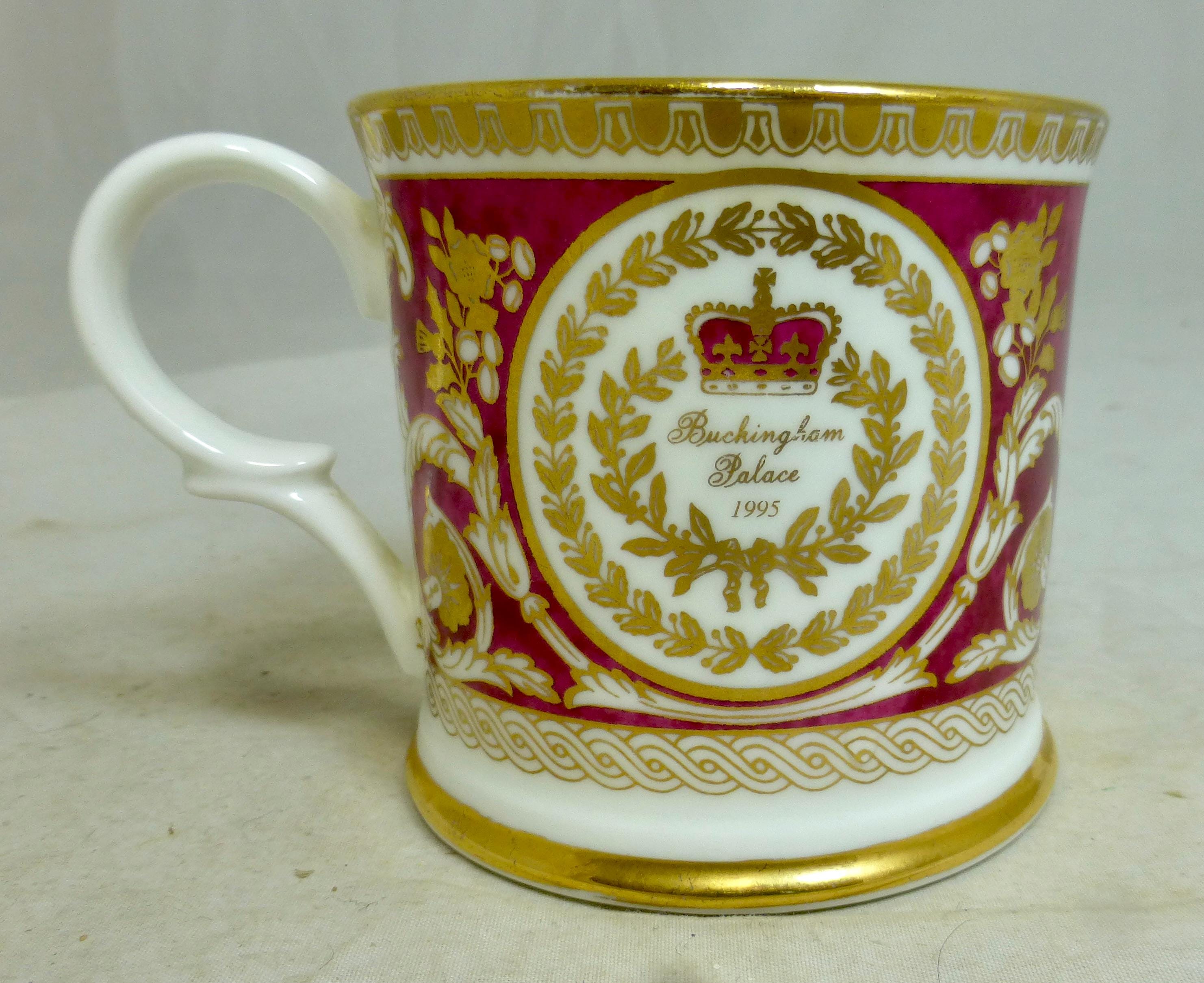 Vintage Buckingham Palace Royal Pink and 22 Karat Gold 1995 Fine