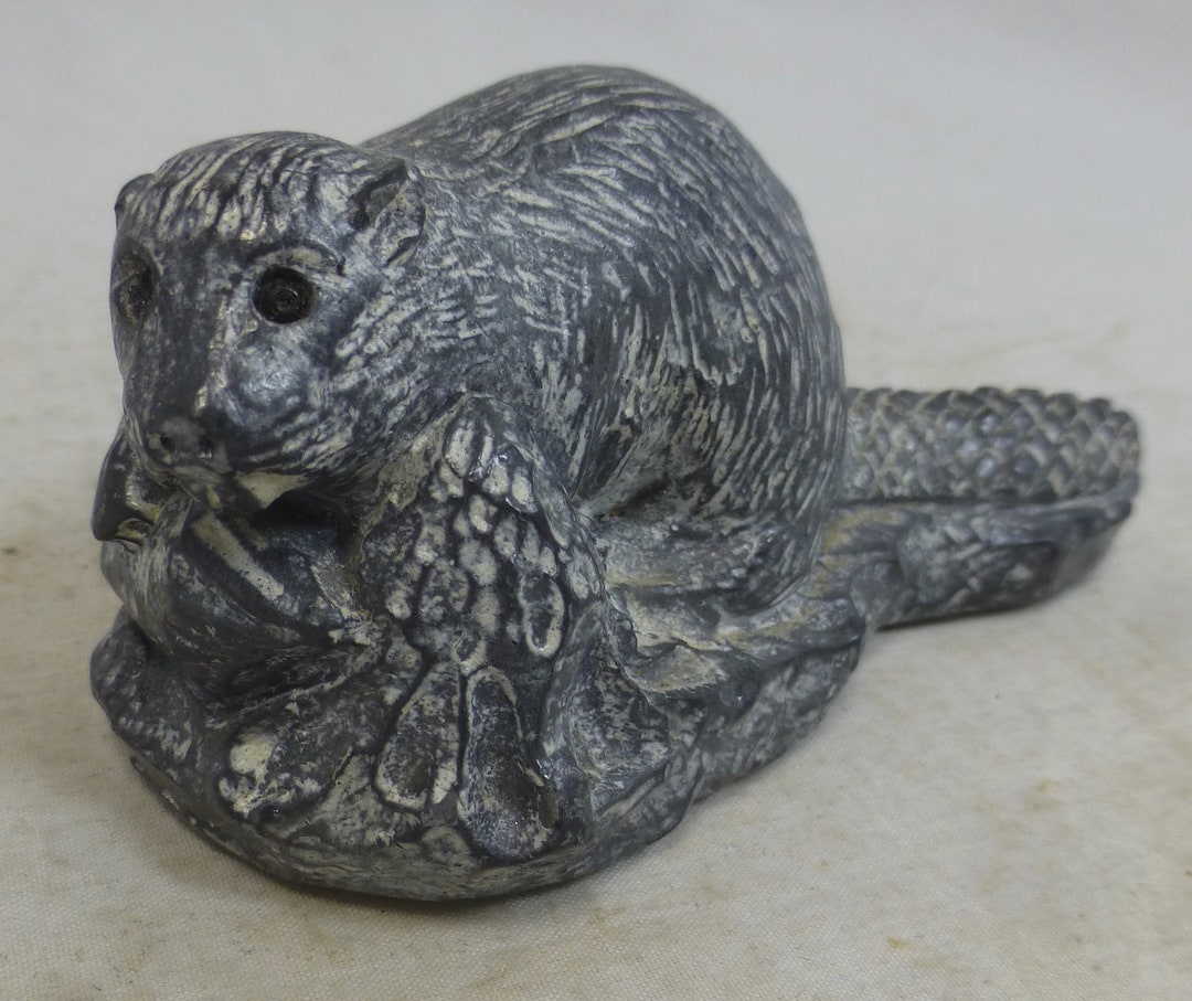Vintage Wolf Sculptures Canada Beaver Grey Soapstone Figurine 4 in