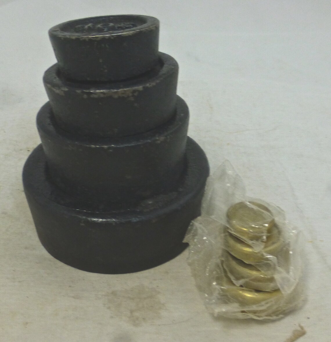 Vintage Salter Unused Boxed Weights Set - 8 Round Black Cast Iron ...
