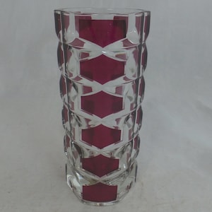 Cristal D’Arques French Vintage Cranberry Red / Clear Faceted Triangular Vase - J G Durand  - 17 cm high - Made in France