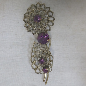 Vintage Flower Brooch with Purple Rhinestone Diamanté Crystals and Pewter Filigree Pin Brooch – Flower Stem and Leaf - Costume Jewellery