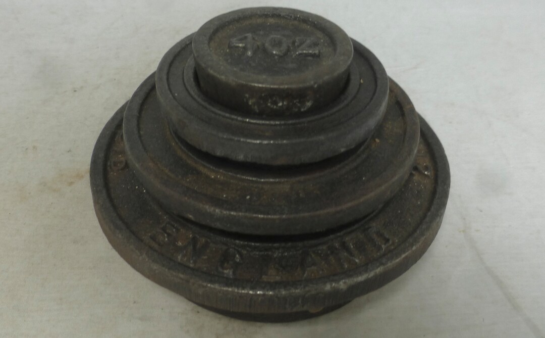 Vintage Victor Set of 4 Black Cast Iron Stackable Indented Imperial ...