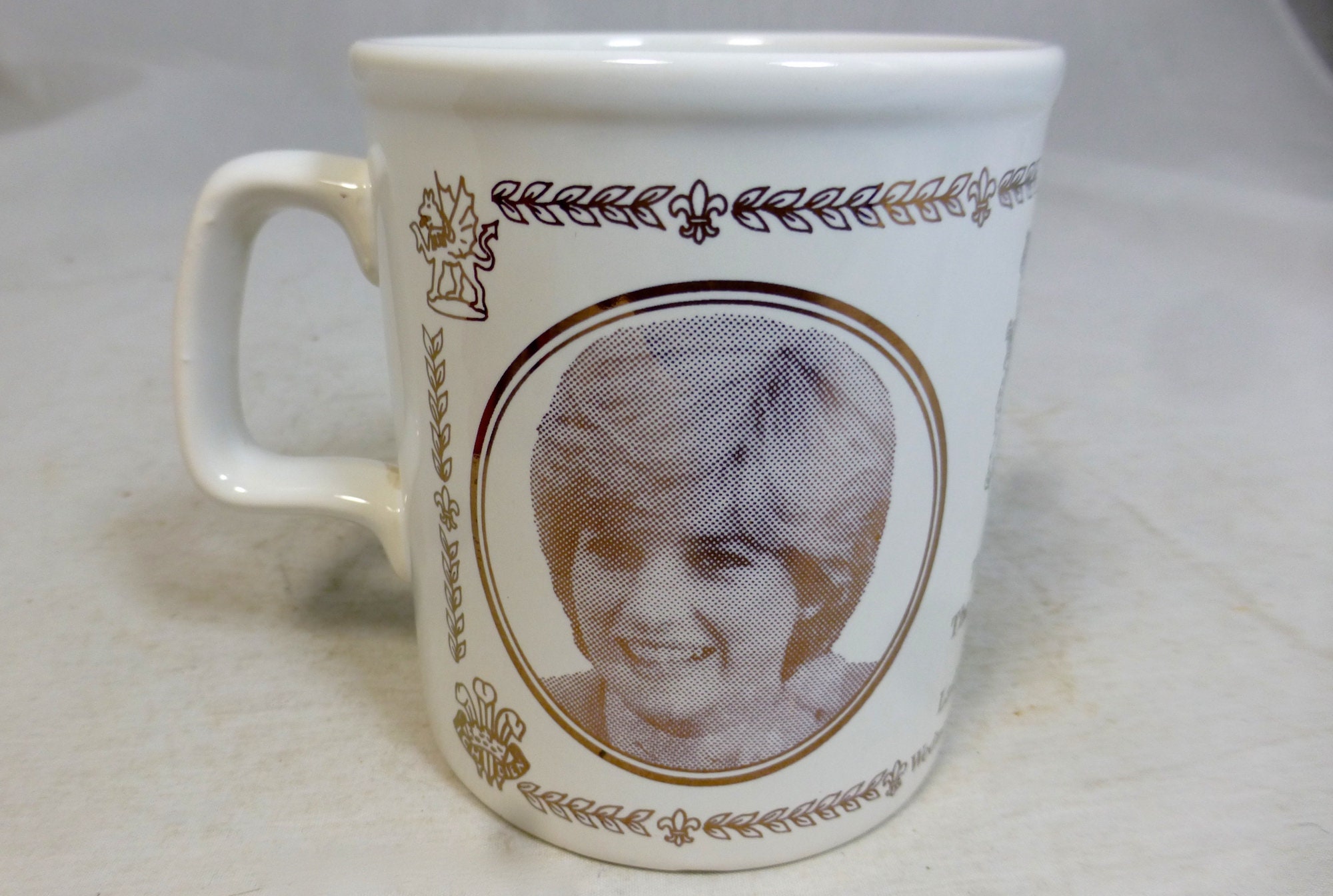 1981 年 7 月 29 日のウェールズ王子とダイアナ妃の結婚を記念した