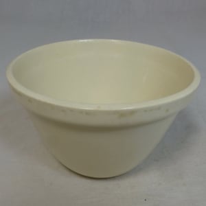 Vintage Cream Stoneware Pottery Kitchen Mixing Bowl - 3 inch H - 1950s – Collectible Kitchen Dish - Impressed Base Mark “42 Made in England”