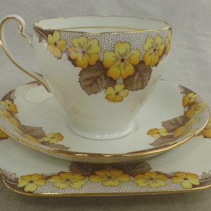 Trio de services à thé vintage Caversham Bone China à motif floral jaune - tasse, soucoupe et assiette carrée - 1re qualité - fabriqué en Angleterre