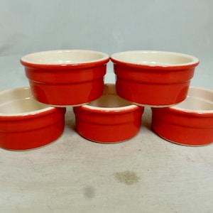 Vintage Cermer Spaanse set van 5 keramische vormpjes Crème brulée baksoufflé in rood - 3,5 in D - hittebestendig kookgerei voor thuis - Spanje