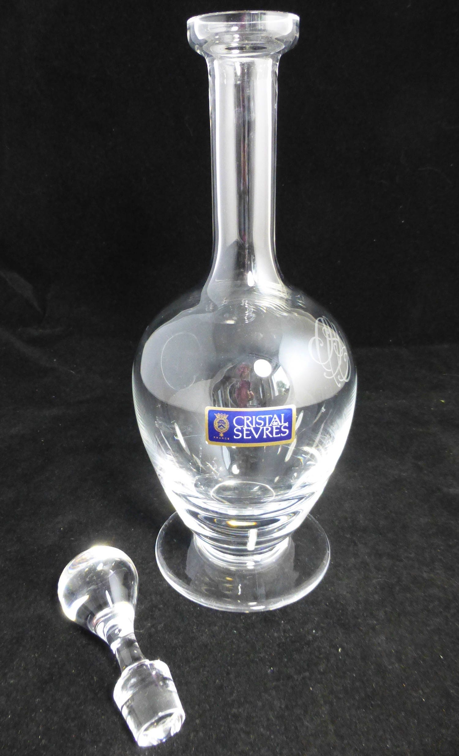 Sèvres（セーヴル） クリスタルのウイスキーカラフ Cristal De Sevres Engraved Wine / Claret / Port Glass Decanter