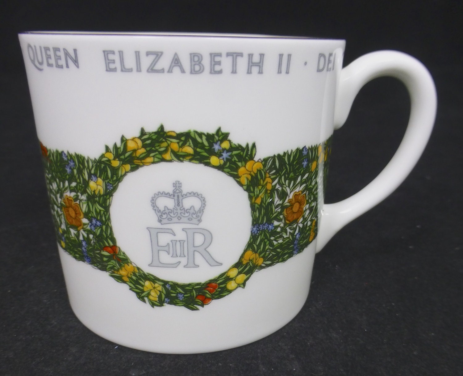 Queen Elizabeth II Silver Jubilee Commemorative Coffee Mug Churchill