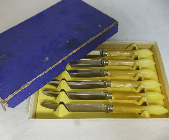 Stainless Steel Blade Knives High Quality Sheffield Knife Set Celluloid  Handles Boxed Set of 6 Excellent Condition 