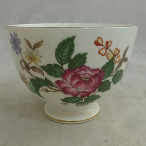 Wedgwood Fine Bone China Charnwood Footed Pedestal Open Sugar Bowl – Vibrant Pink Rose & Green Foliage – 4 in D – Black Urn Stamp - England