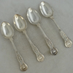 Antike Walker und Hall signierte Kings Muster Silberplatte Set mit 4 Servierlöffel 18,8 cm - EP A, W & H in Wimpel - 1906 Sheffield England