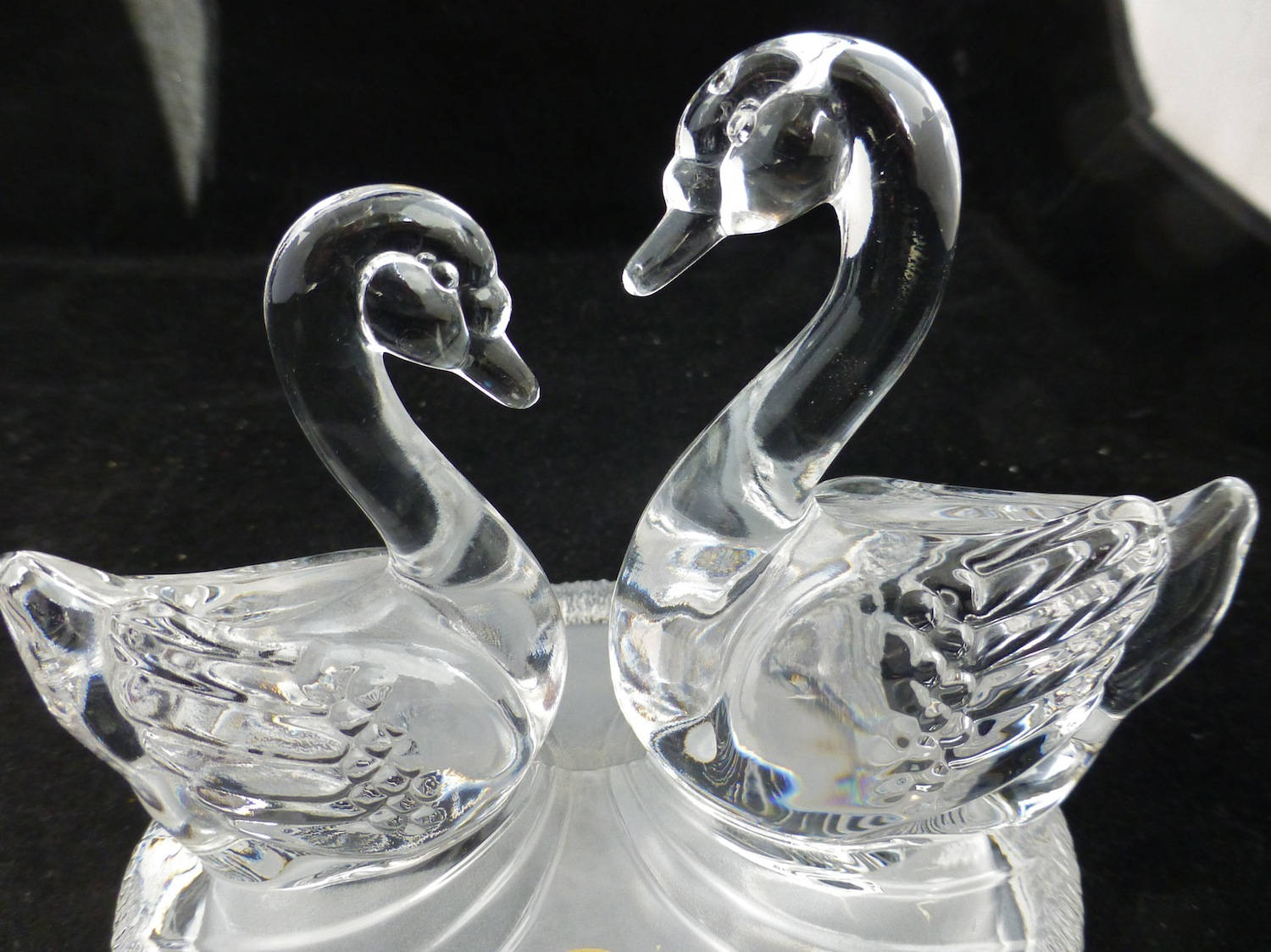 Vintage RCR Royal Crystal Rock 24% Lead Crystal Glass Two Swans