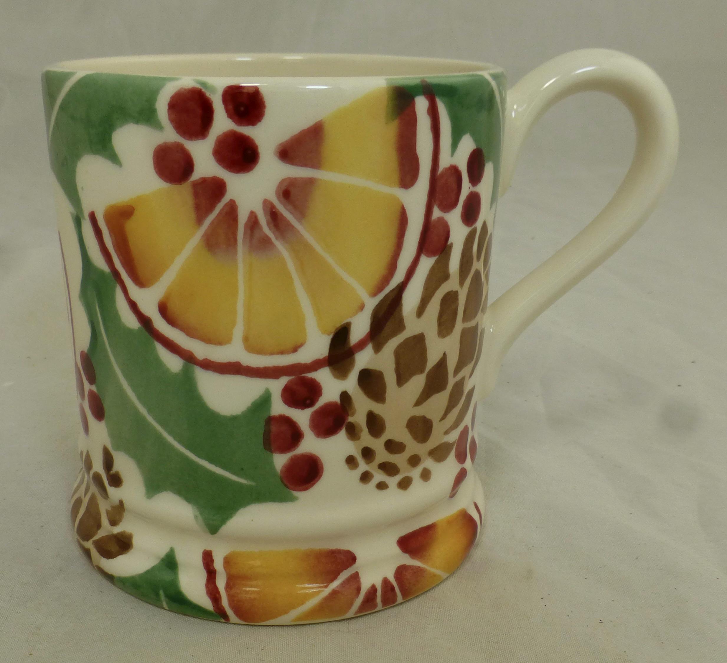 Emma Bridgewater Christmas Wreath Half Pint Mug - Hand Decorated