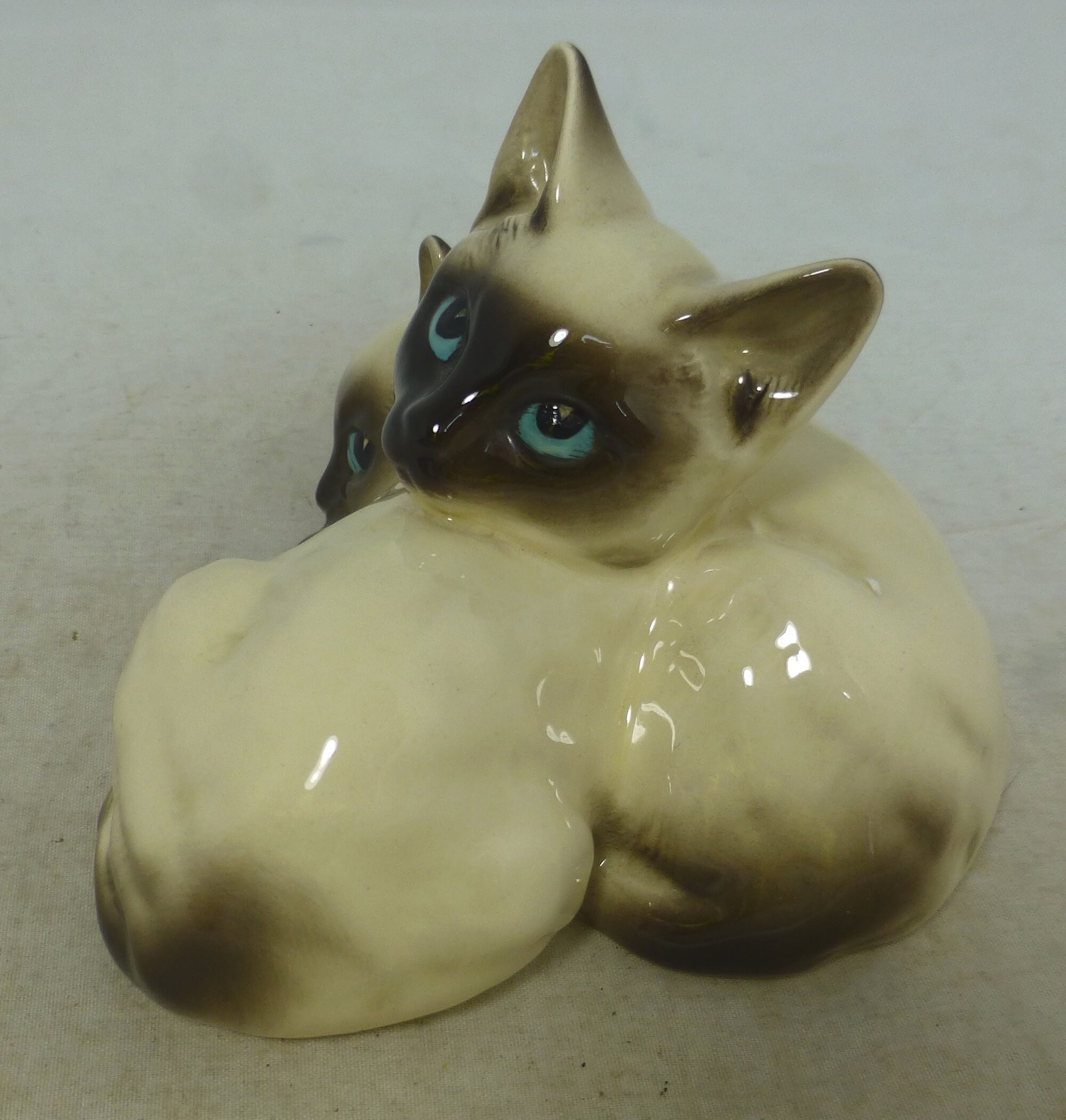 ベスウィック 2匹のシャムの仔猫 猫の置物 フィギュリン アンティーク