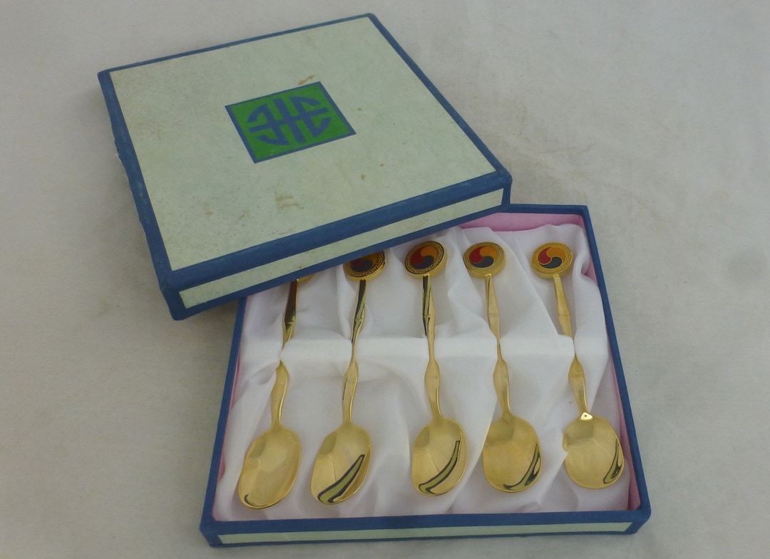 Vintage Boxed Set of 5 Korean 24 Kt Gold Plated Fons Korea Spoons With